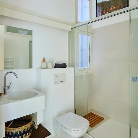 Sapo - Two Bedroom In The Heart Of Apartment *